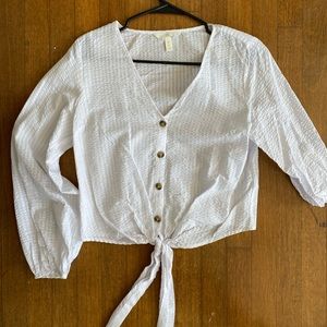 NWT - White Top with Front Tie - size 6& 8